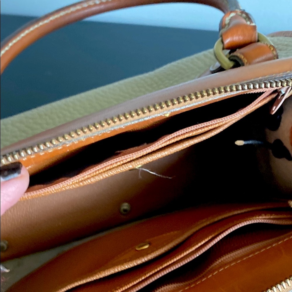 Dooney & Bourke Orange and Cream Leather Bag - Picture 10 of 12